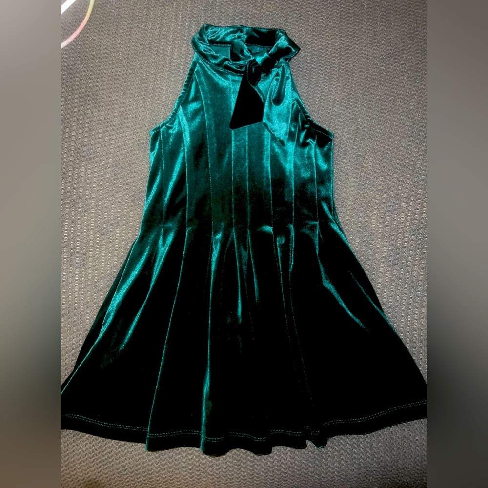 Sleeveless Halter Bow Neck Velvet Fit-and-Flare Dress